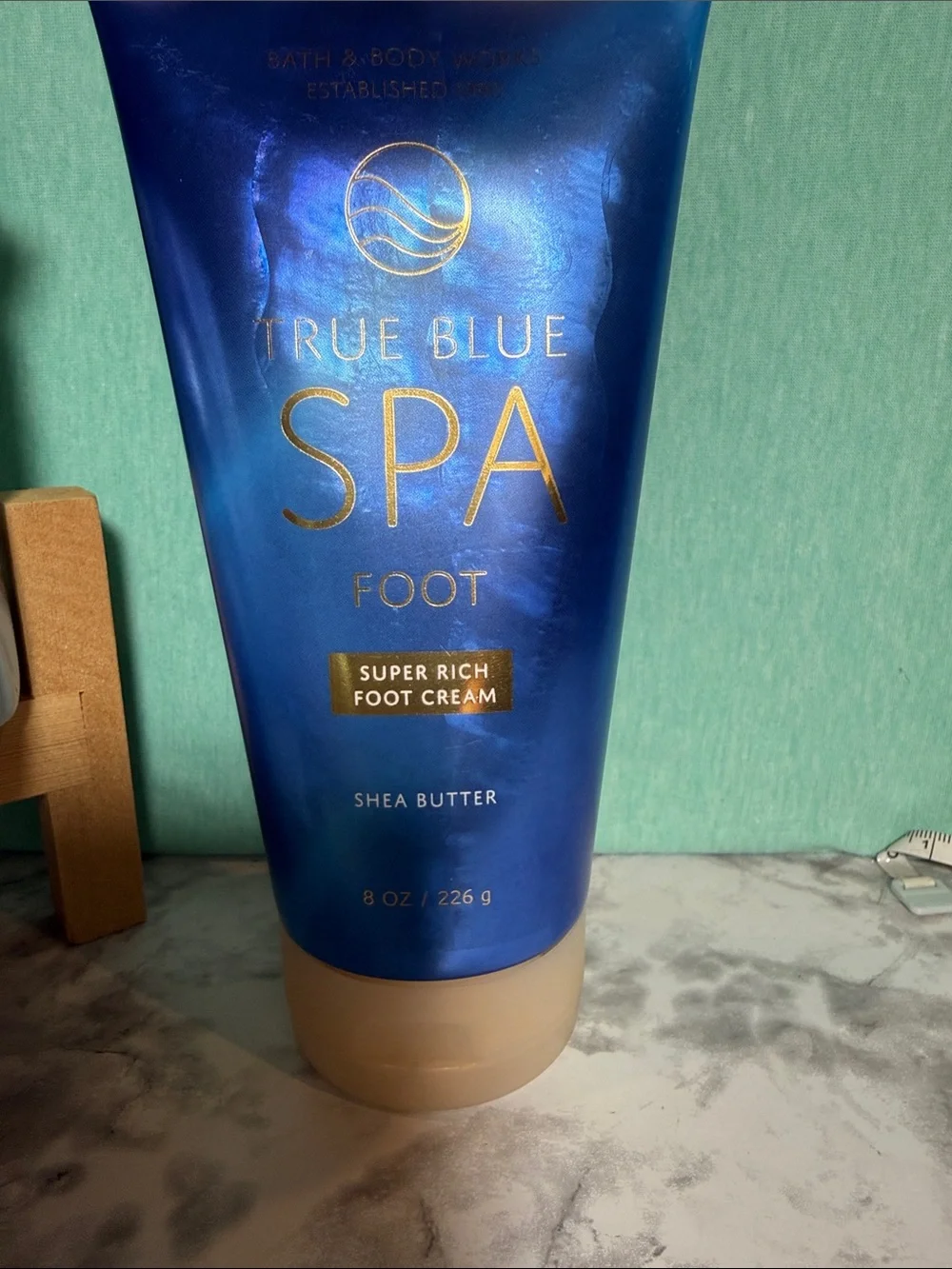 Bath & Body Works large 24